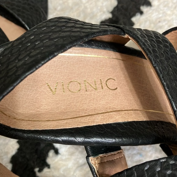 Vionic Black Sandals 6.5-7 Faux Snake Skin - Picture 7 of 7